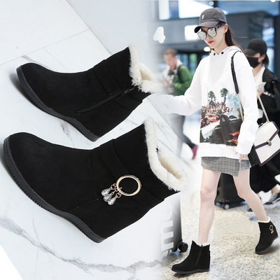 Öko-seemisnahast valmistatud metallelemendi ja platvormiga naiste saapad