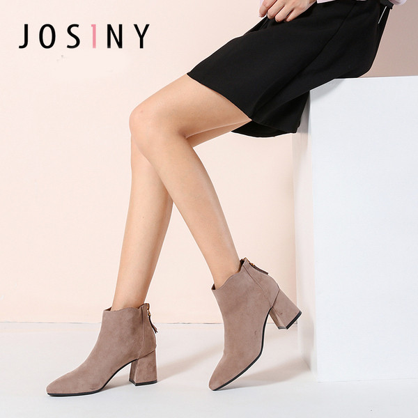 Elegáns női hegyes csizma öko velúrból