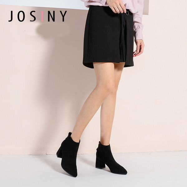 Elegáns női hegyes csizma öko velúrból