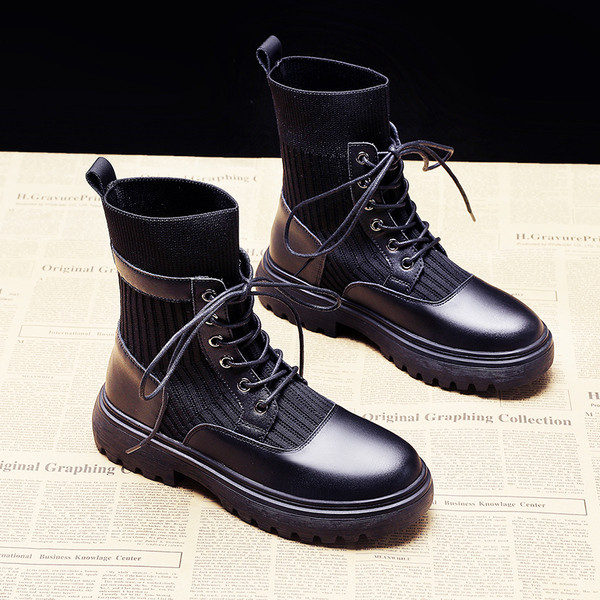 Öko bőrből készült női csizma fekete színben, fűzővel