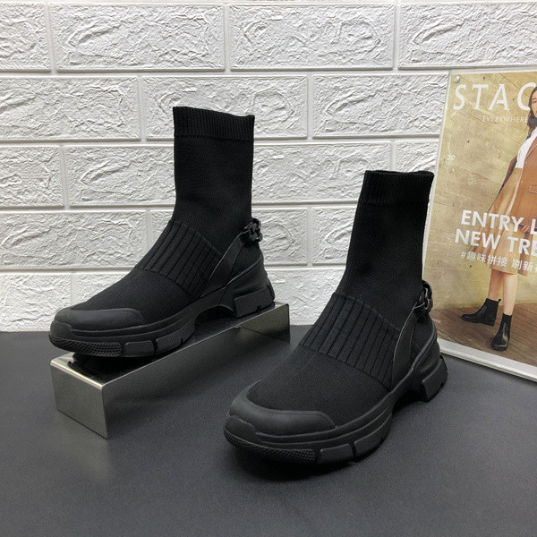 Naiste talvetossud soki tüüpi