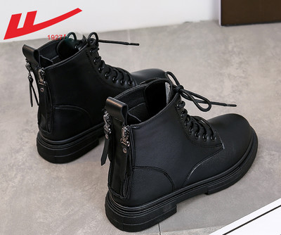 Praegused tõmbluku ja paeltega naiste saapad - mitu mudelit