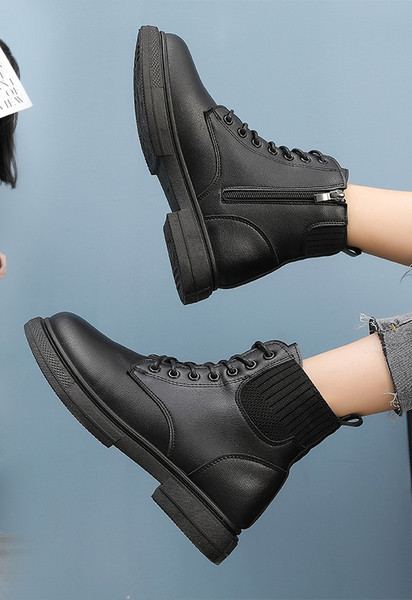 Praegused tõmbluku ja paeltega naiste saapad - mitu mudelit