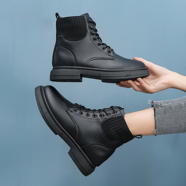 Praegused tõmbluku ja paeltega naiste saapad - mitu mudelit