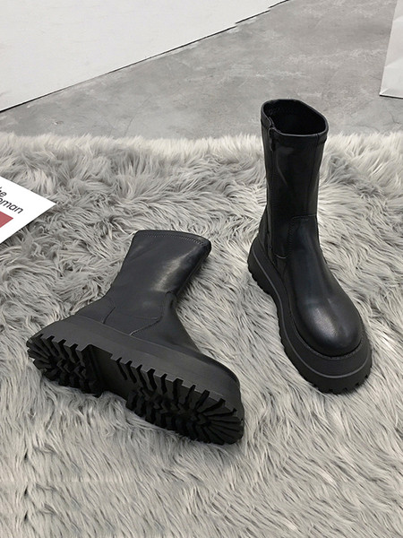 Moodsad naiste saapad või kõrge tallaga saapad