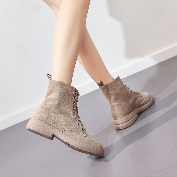 Női alkalmi csizma öko velúrból, fűzővel és lapos talppal