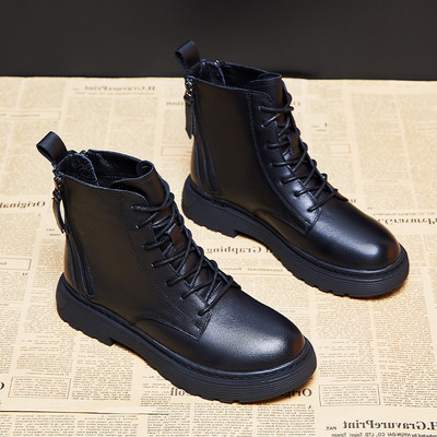 Fekete női alkalmi csizma lapos talppal