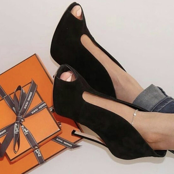 Új magassarkú női cipőmodell - öko velúrból