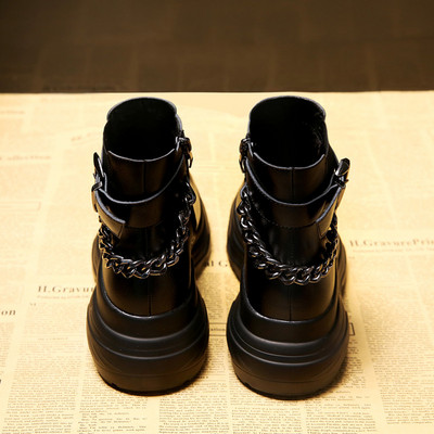 Γυναικείες μπότες σουέτ με μεταλλικό στοιχείο - δύο μοντέλα