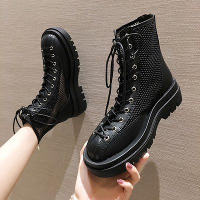 Γυναικείες μοντέρνες μπότες από οικολογικό δέρμα με ψηλές σόλες και κορδόνια