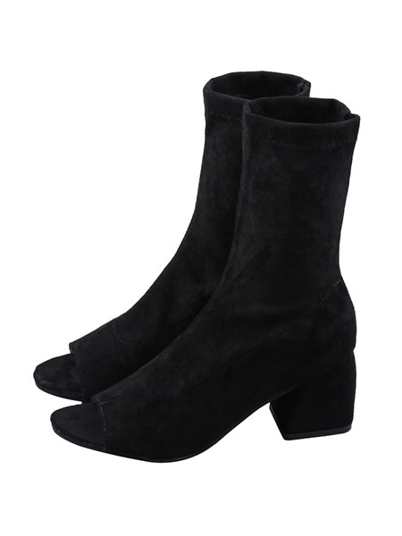 Öko velúrból készült női csizma új modellje nyitott orrral és vastag sarokkal