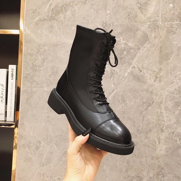 Naiste Kuuba saapad paelte ja lameda tallaga