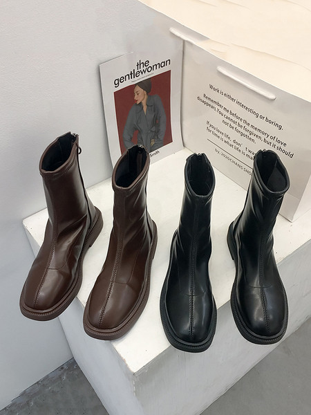 Eko bőrből készült lekerekített női csizma, lapos talppal