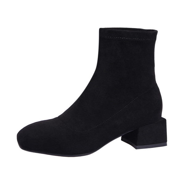 Öko velúrból készült, lekerekített női csizma alacsony vastag sarokkal