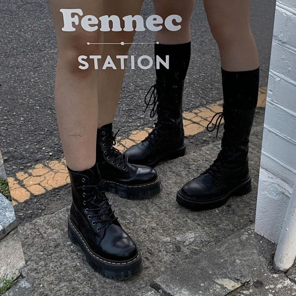 Bőr női csizma magas talppal