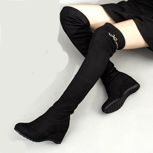 Ženske ležerne čizme s unutarnjom platformom crne boje