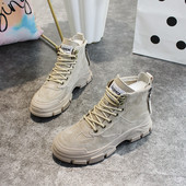 Velúr női csizma magas talppal