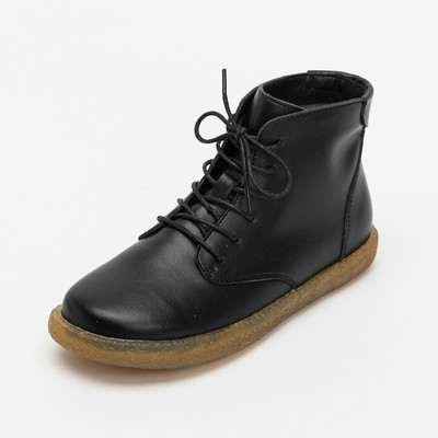 Öko bőrből készült női csizma fűzővel, lapos talppal