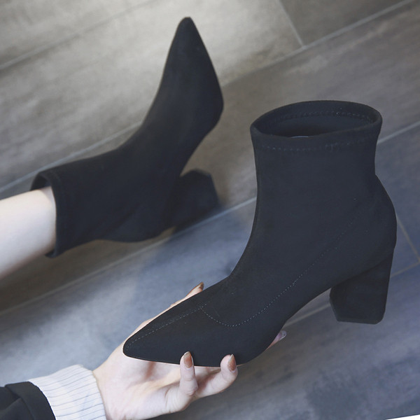 Moodsad paksu kontsaga naiste seemisnahast saapad