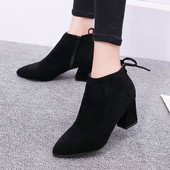 Női velúr csizma cipzárral és vastag sarokkal