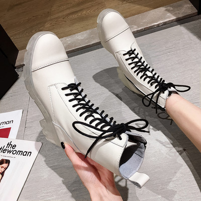 Moodsad naiste ökonahast saapad krobelise talla, paelte ja lukuga