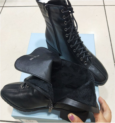 Γυναικείες μπότες με κορδόνια και φερμουάρ στρογγυλεμένο μοντέλο