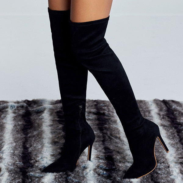 Modern női csizma - zokni típusú magassarkúval