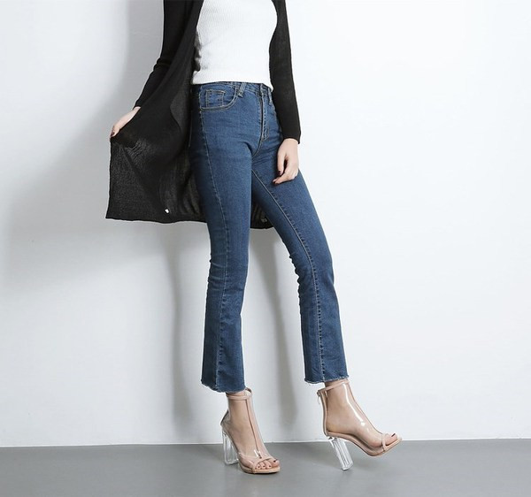 Alkalmi női csizma vastag sarokkal és cipzárral