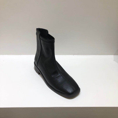 Öko bőrből készült női csizma, lekerekített modell