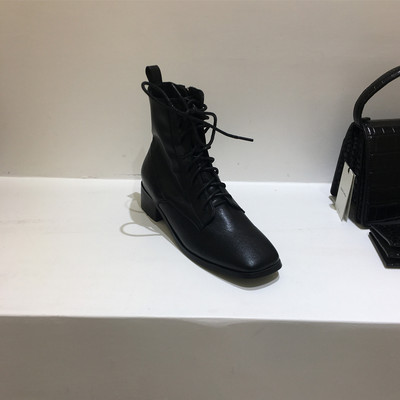 Öko bőrből készült női csizma, lekerekített modell