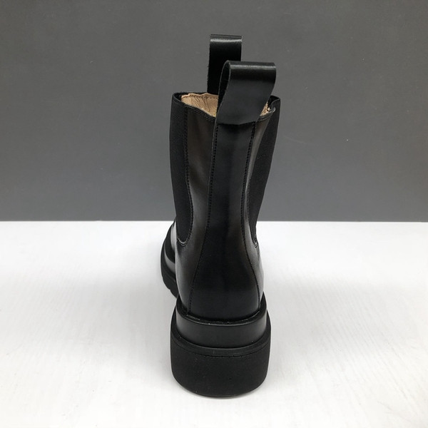 Öko bőrből készült női csizma durva magas talppal