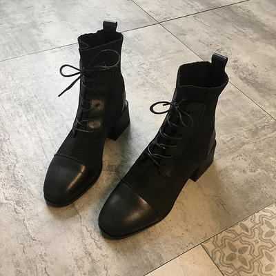 Praegused naiste kandilise kontsa ja paeltega saapad