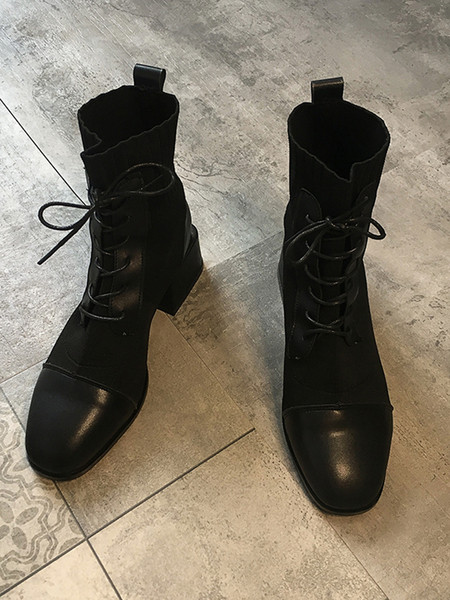 Praegused naiste kandilise kontsa ja paeltega saapad