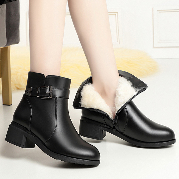 Ženske zimske čizme s patentnim zatvaračem i kopčom s toplom postavom