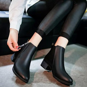 Női téli csizma eko bőrből, cipzárral és alacsony sarkú