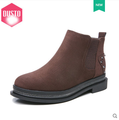 Casual σουέτ μπότες με ζεστή επένδυση και μεταλλικά τρουξ