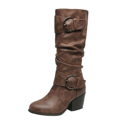 Aktuális női csizma vastag sarkú fém csatokkal