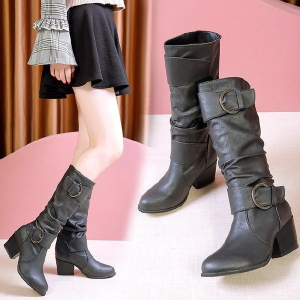 Aktuális női csizma vastag sarkú fém csatokkal