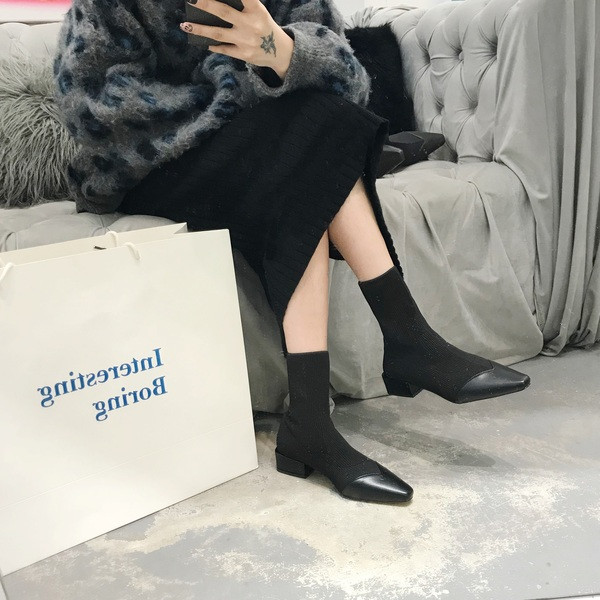 Női textilcsizma hegyes modell