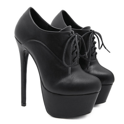 Öko bőrből készült női csizma új modell magassarkúval - fekete színű