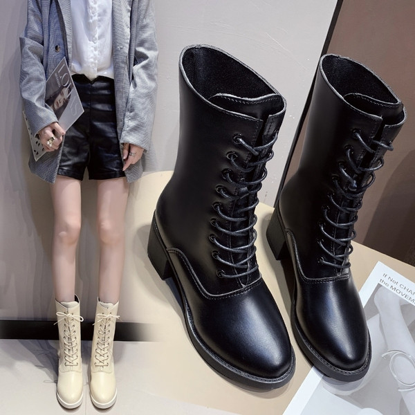 Naiste nahast saapad paksu kandilise kontsaga