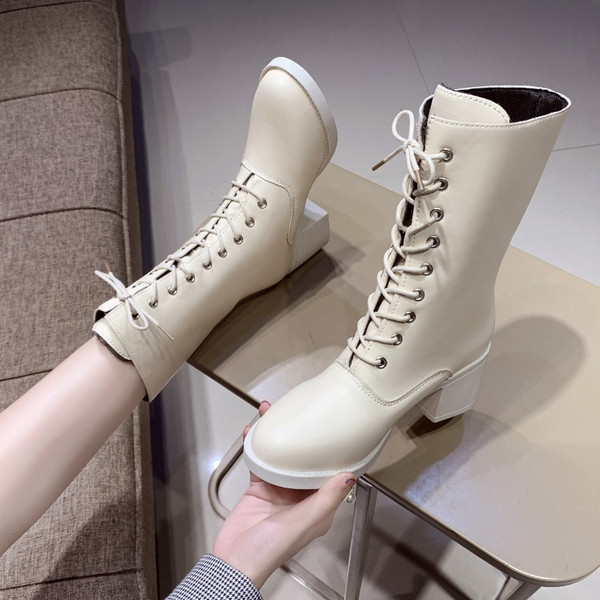 Naiste nahast saapad paksu kandilise kontsaga