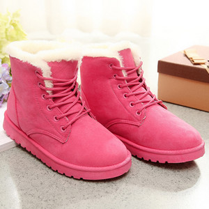 Női téli csizma puha béléssel és lapos talppal