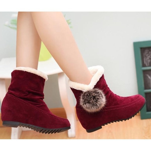 Alkalmi női csizma puha béléssel és pehellyel