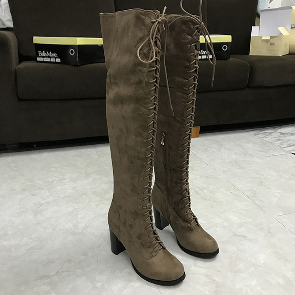 Sieviešu zābaki ar šņorēm un augstpapēžu kurpēm