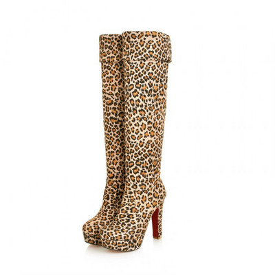 Γυναικείες χειμερινές μπότες με ψηλά τακούνια