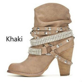 Modern női csizma magas és vastag sarokkal