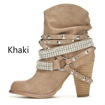 Modern női csizma magas és vastag sarokkal