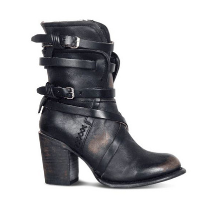 Női csizma új modellje csatokkal és vastag sarokkal