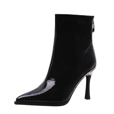 Lakirane čizme s tankom petom i patentnim zatvaračem